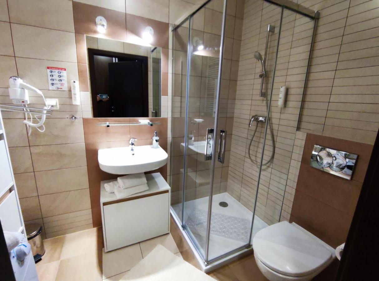 Apartament Przy Hotelu Aquarius Kolobrzeg Exterior photo